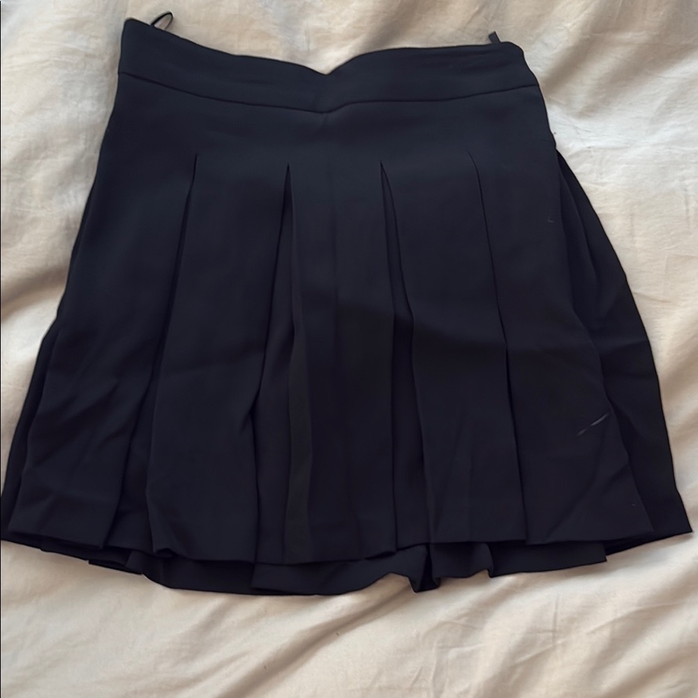 Babaton Elegant Black Pleated Mini Skirt